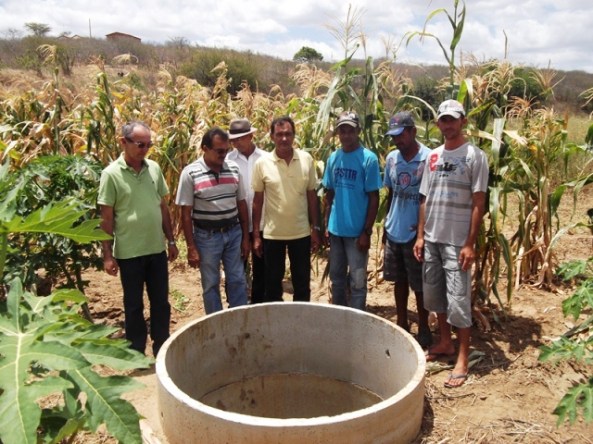 Construção barragem submersa
