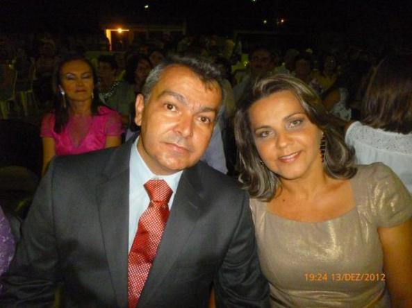 563812_201952709942365_901528453_n