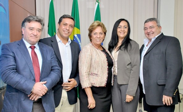 Governadora recebe representantes da empresa Tecneira fot Vivian Galvao 2