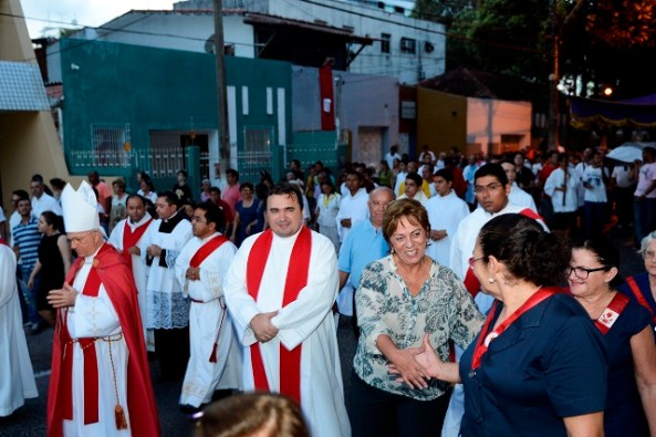 Governadora participa de procisão durante semana Santa - Elisa Elsie (4)