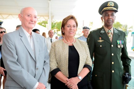 Governadora participa de solenidade em comemoração ao dia do Exército - Elisa Elsie (4)