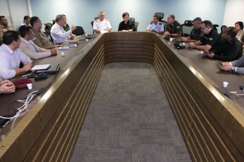 Reunião com forças de segurança_Demis Roussos (2)